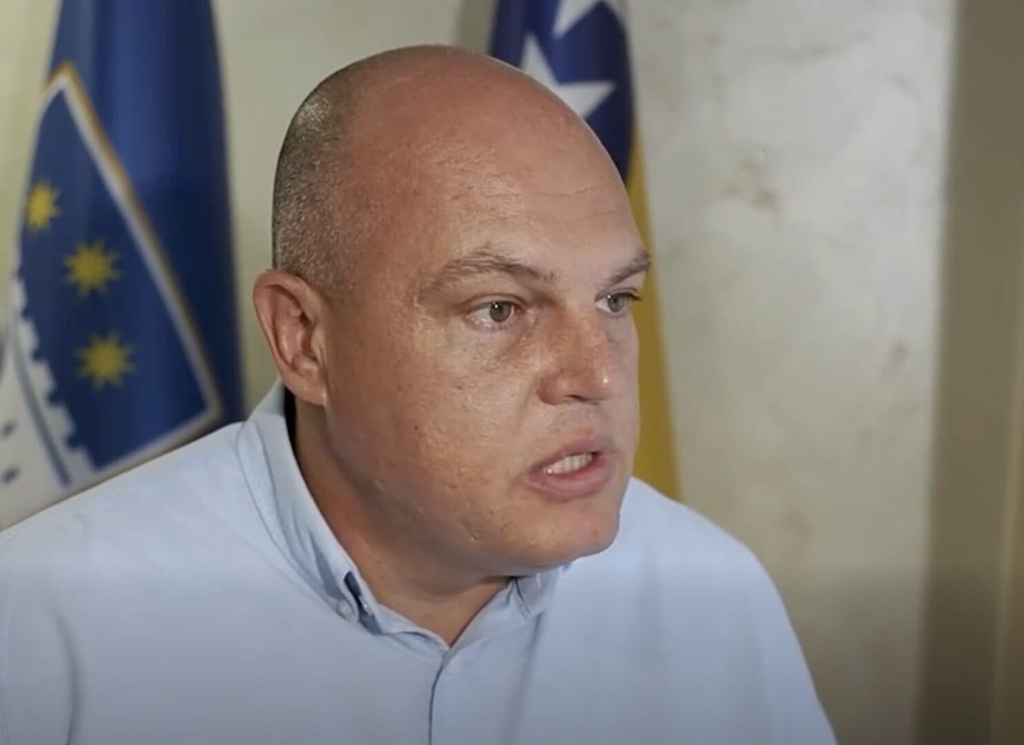 Ružnić o kartici 15.000 KM i službenim vozilima: „Novac je korišten za goste i manifestacije, mi nismo gradske uprave koje službenim autima idu na more“ - slika 1
