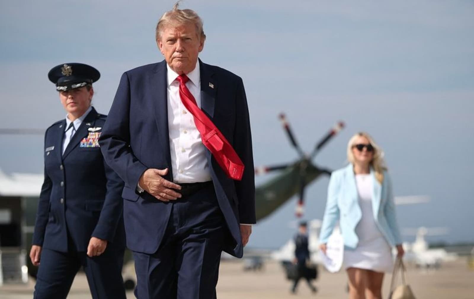 Trump obustavio termine za vize širom svijeta - slika 1