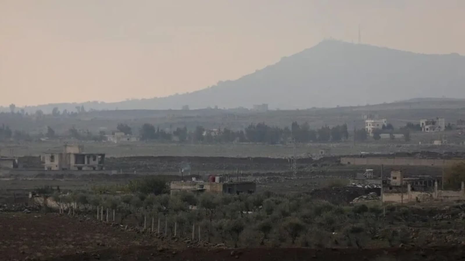 Izraelske snage ponovo ušle na jug Sirije: Pretresi kuća i artiljerijska vatra prema Damasku - slika 1