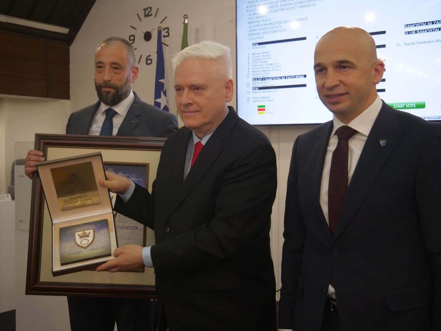 Zeničko-dobojski kanton obilježio svoj dan: Dodijeljena najviša javna priznanja - slika 1
