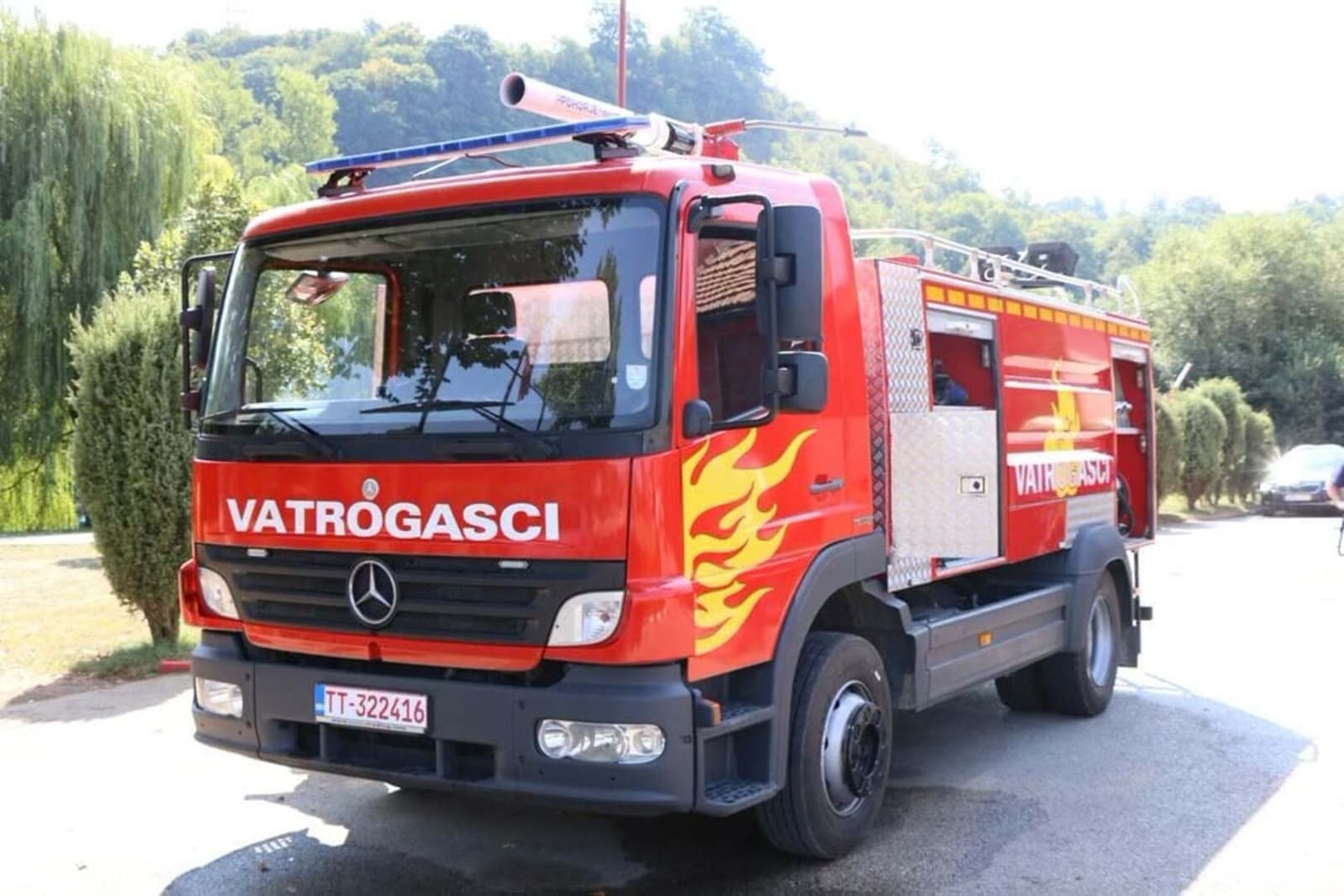 U Kakanj stiglo 1,4 miliona KM vatrogasne opreme: Ovog ljeta imali niz požara, vatrogasci spriječili širenje vatre - slika 1