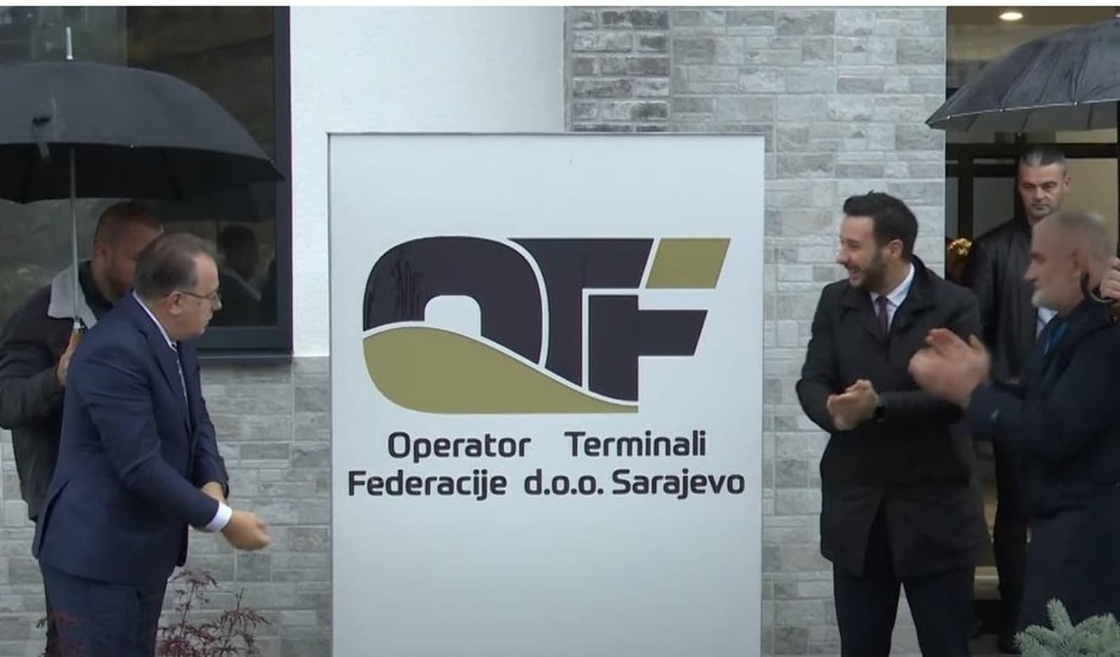 SKANDAL U "TERMINALIMA FEDERACIJE": Radnicima se prijeti otkazom ako ne otkriju imovinu i kredite svojih porodica, Agencija pokrenula postupak! - slika 1