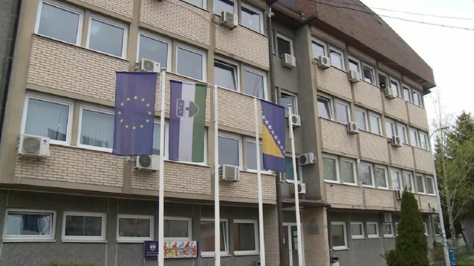 Krajina danas očekuje odluku: Sud odlučuje i vlasti u USK - slika 1