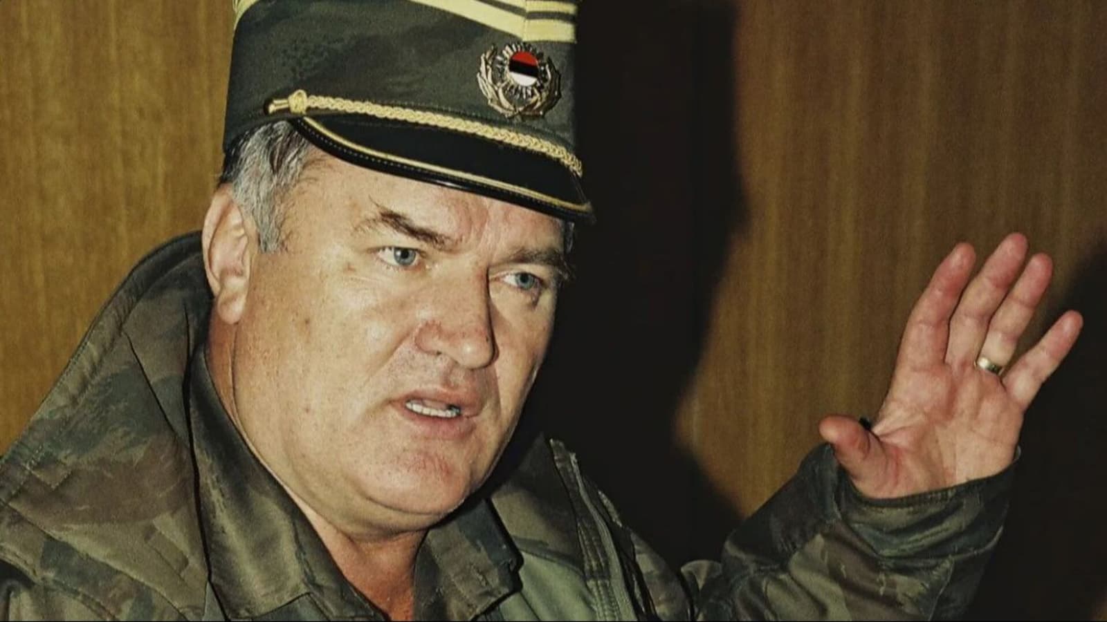Komemoracija ratnom zlikovcu Mladiću u Domu Vojske, sahrana na Topčiderskom groblju - slika 1