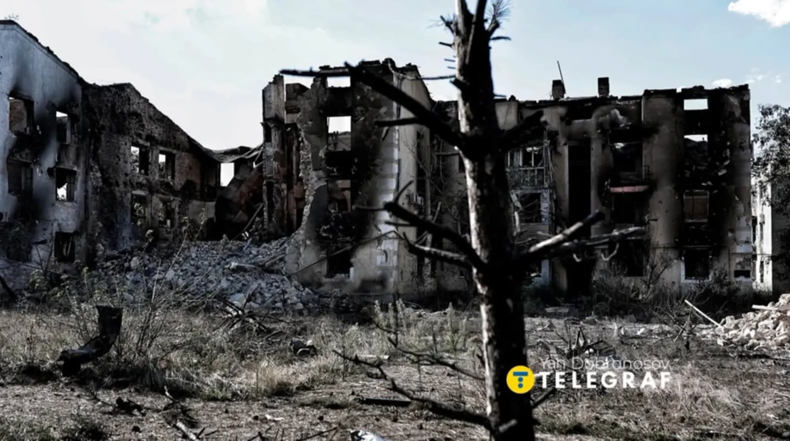 Dvije osobe poginule, 34 povrijeđene u ruskim napadima na Hersonsku i Donjecku oblast - slika 1