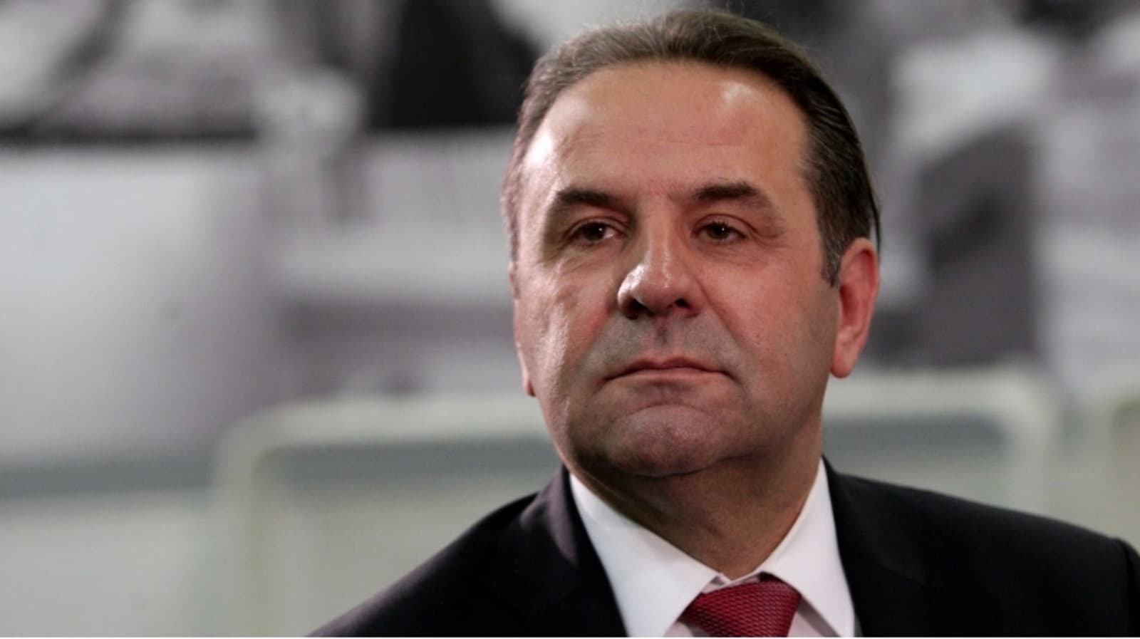 Rasim Ljajić napustio stadion za vrijeme odavanja počasti ratnom zločincu Ratku Mladiću - slika 1