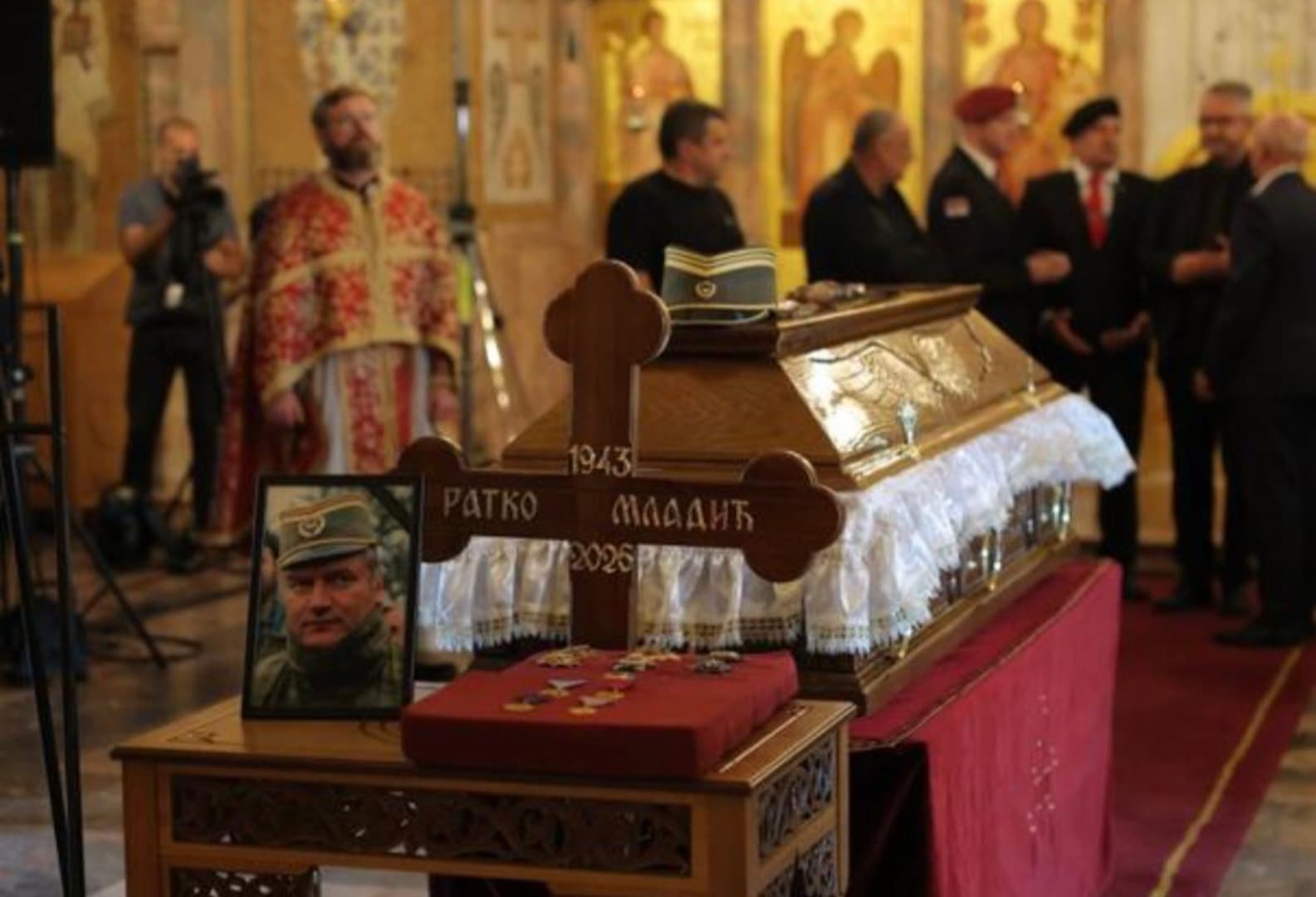 Američki senatori upozorili Srbiju i Rs: Ne veličajte arhitektu genocida - slika 1