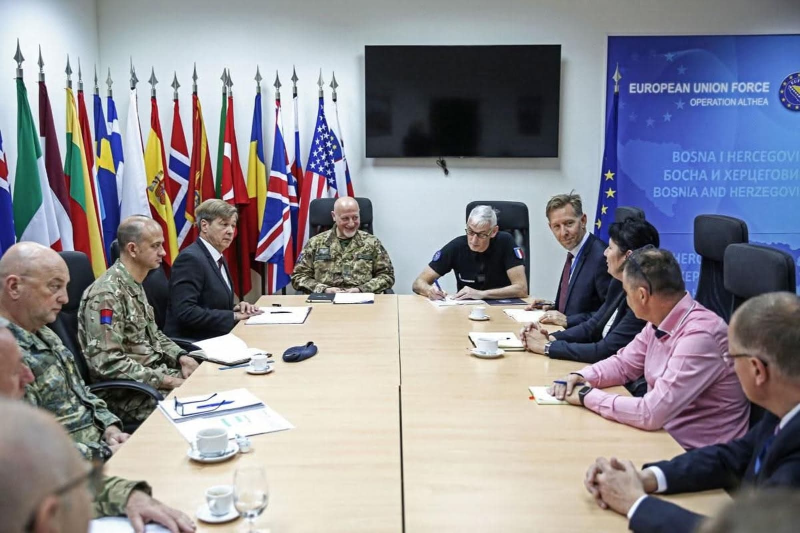 EUFOR i NATO s ambasadorima razmatrali izbore i OHR: Obnovljeni i aranžmani za evakuaciju diplomatskih misija - slika 1