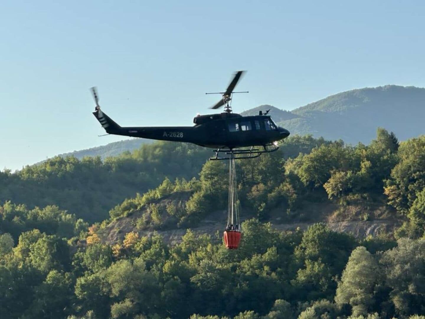 Pripadnici OS BiH nastvljaju gasiti požare širom države - slika 1