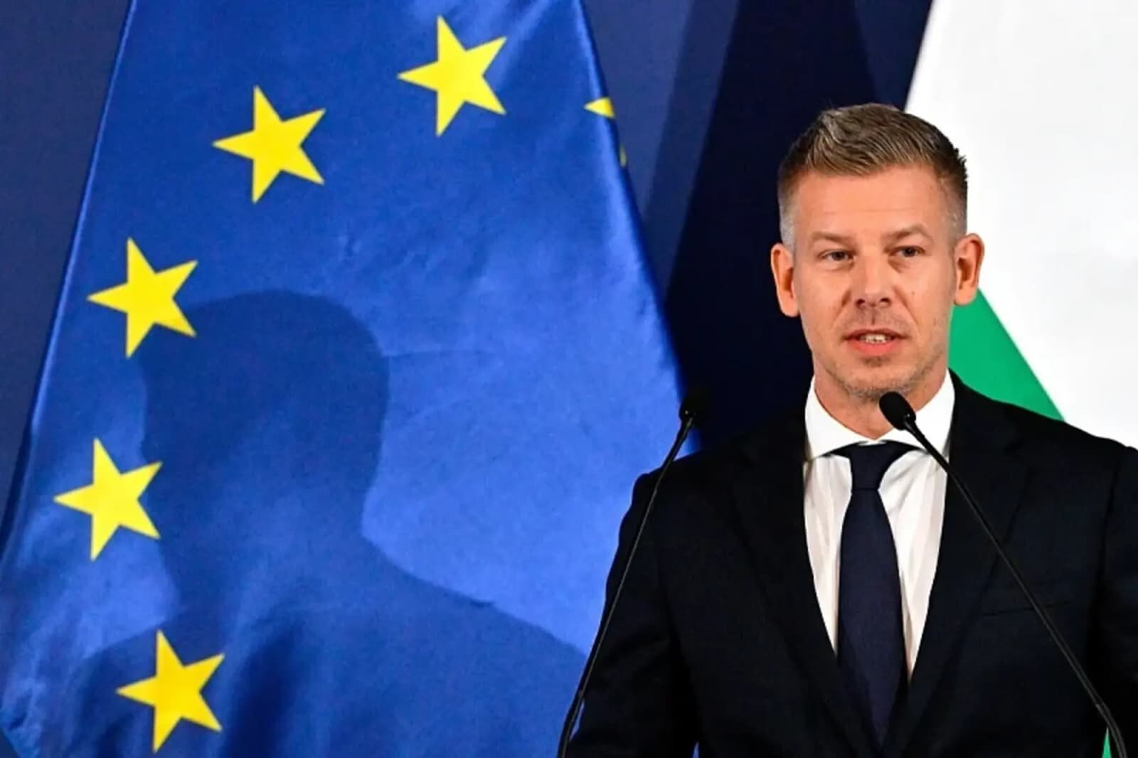 Mađarska protjerala 10 ruskih diplomata: Vraćaju se u Moskvu zbog kršenja Bečke konvencije - slika 1
