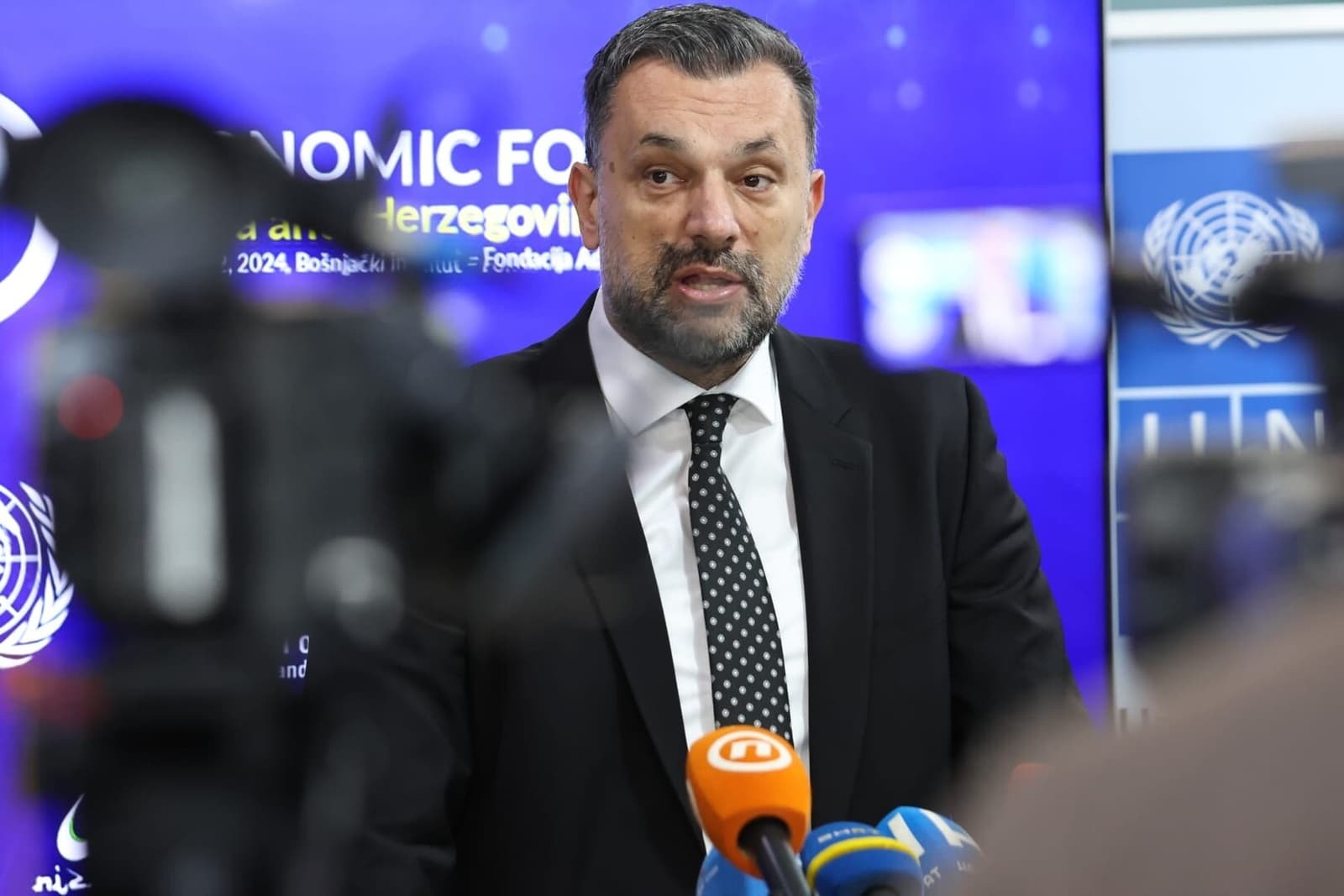 Konaković protjerao dvojicu diplomata Srbije, Istraga tvrdi: Jedan od njih već sedmicama nije u BiH - slika 1