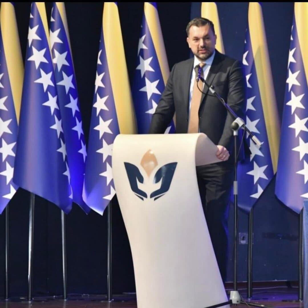 Konaković pozvao SDA i HDZ BiH: Pokrenite postupak za izbacivanje Vučićevog SNS-a iz EPP-a - slika 1