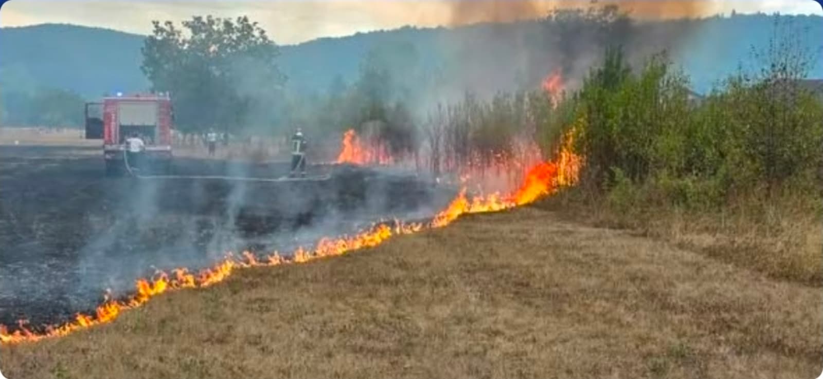 "Umalo je došlo do katastrofe": Požar u Žegarskom polju kod Bihaća ugrozio živote i imovinu - slika 1