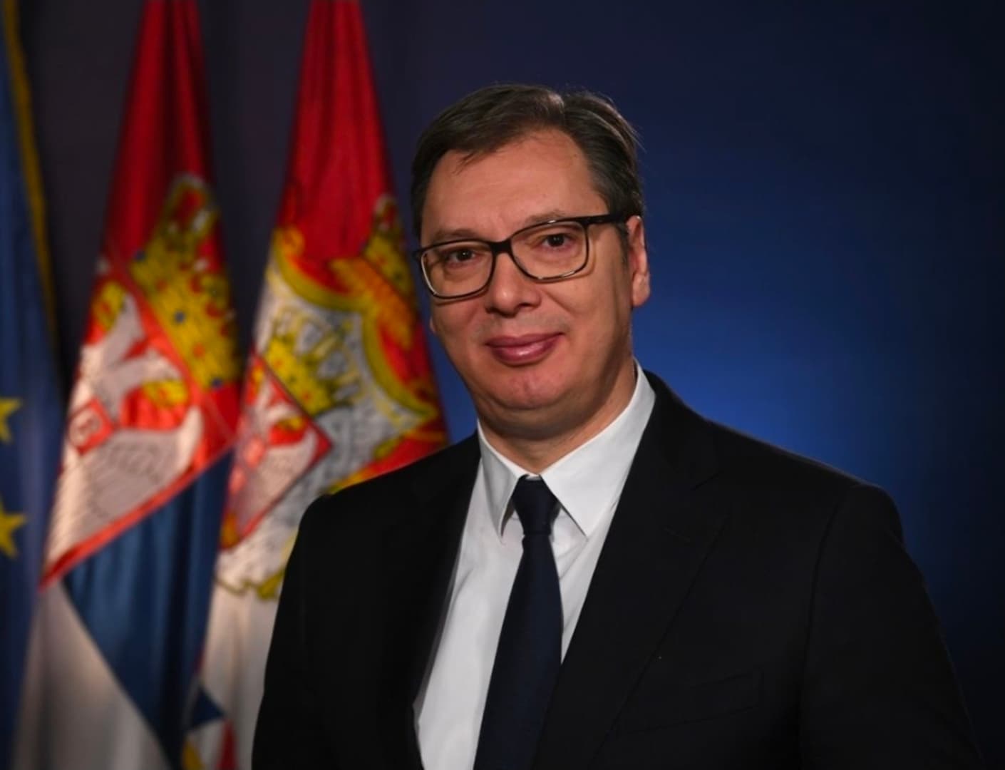 Vučić stigao u Pariz: Večeras kod Macrona, u sjenci izbora i sve većih pritisaka na Srbiju - slika 1