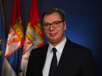 Vučić stigao u Pariz: Večeras kod Macrona, u sjenci izbora i sve većih pritisaka na Srbiju