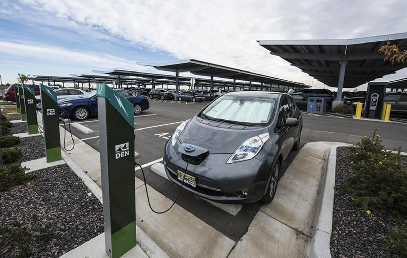 Fond dijeli dva miliona KM: Građani mogu dobiti novac za obnovu kuća i kupovinu električnih vozila - slika 1