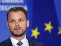Stanivuković pitao građane: "Da li je Dodik na tenku došao na vlast i ko će biti novi premijer?"