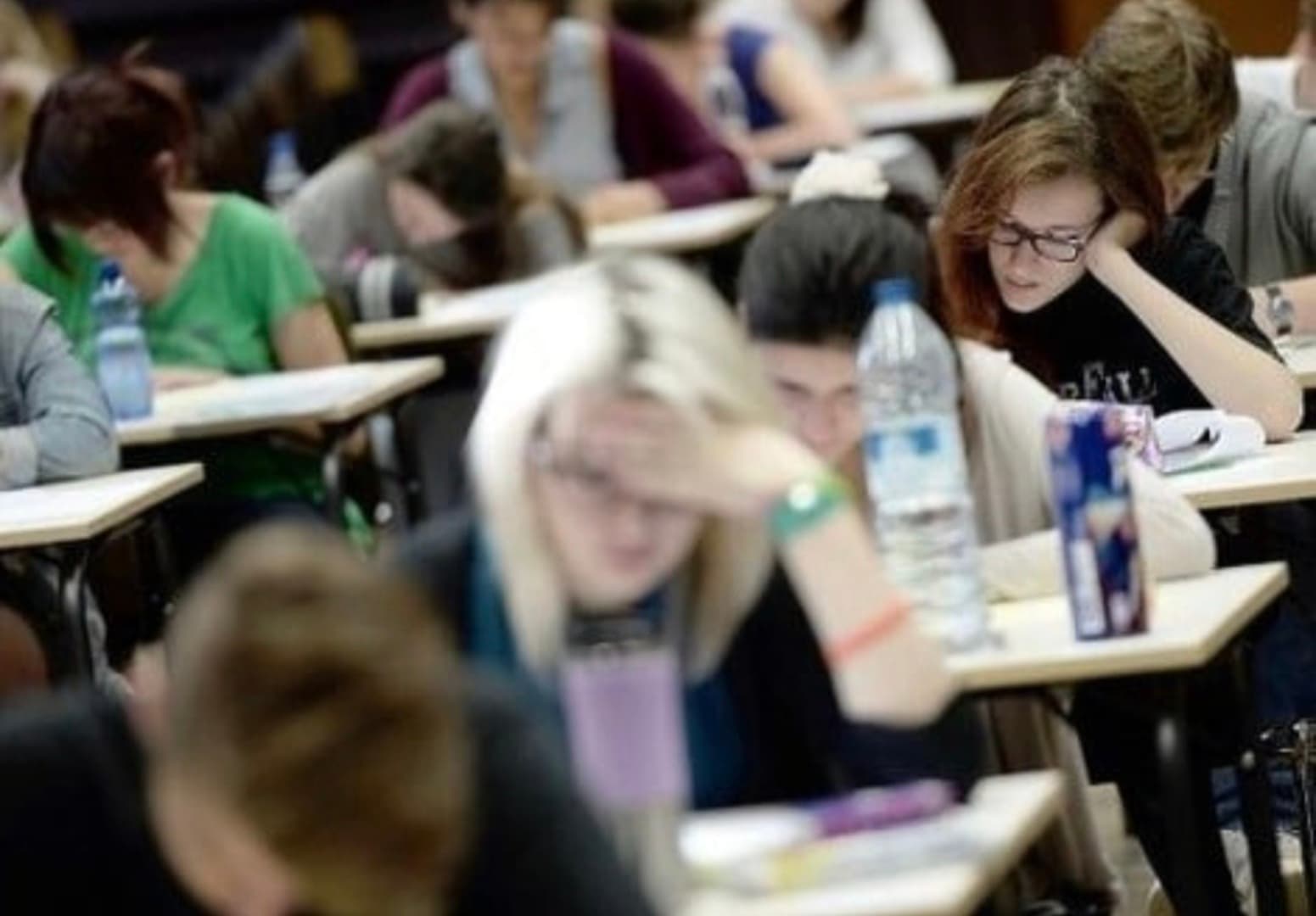 Poražavajući podaci: Više od 70 posto mladih osoba želi napustiti BiH nakon školovanja - slika 1