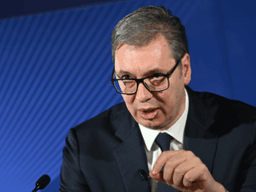 Vučić podnosi ostavku 27. septembra, isto veče se obraća javnosti kao "običan građanin"