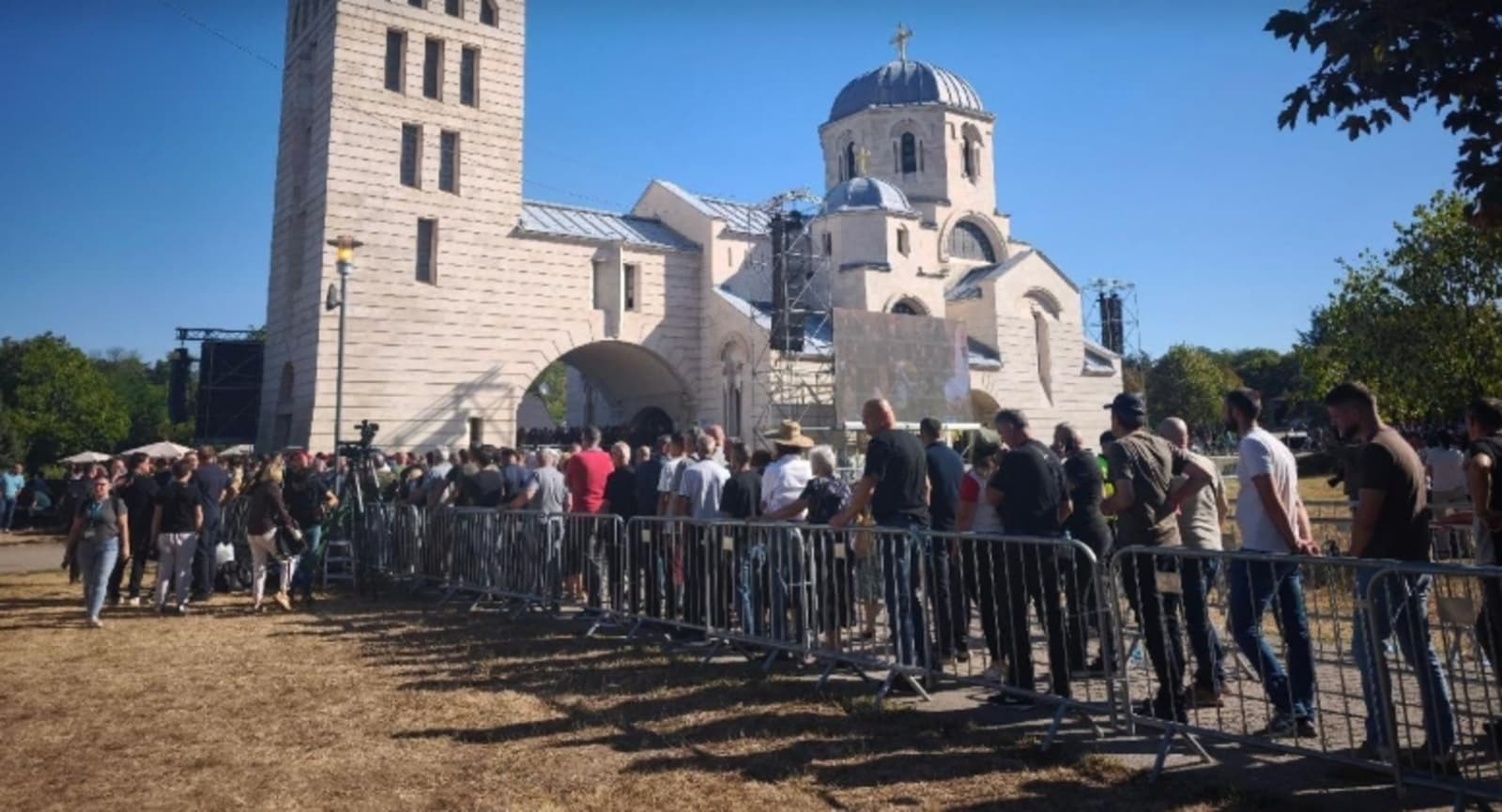 Klub EPP-a u Evropskom parlamentu osudio prisustvo zvaničnika Srbije na sahrani zločinca Mladića - slika 1