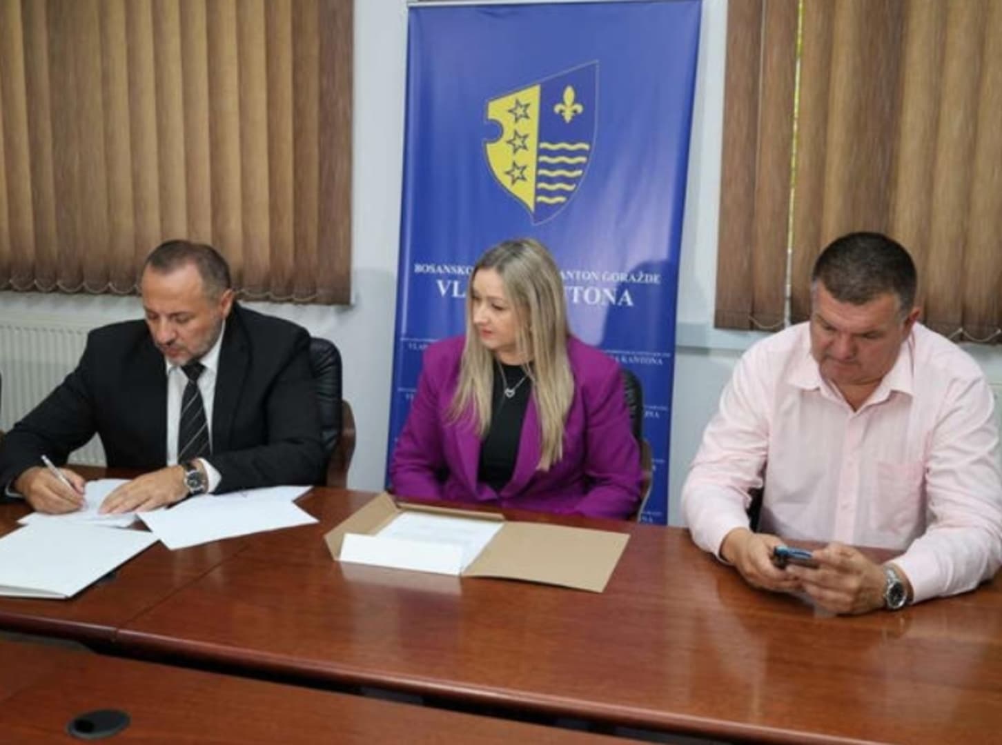 Goražde: Učenici sa poteškoćama dobili novo vozilo - slika 1