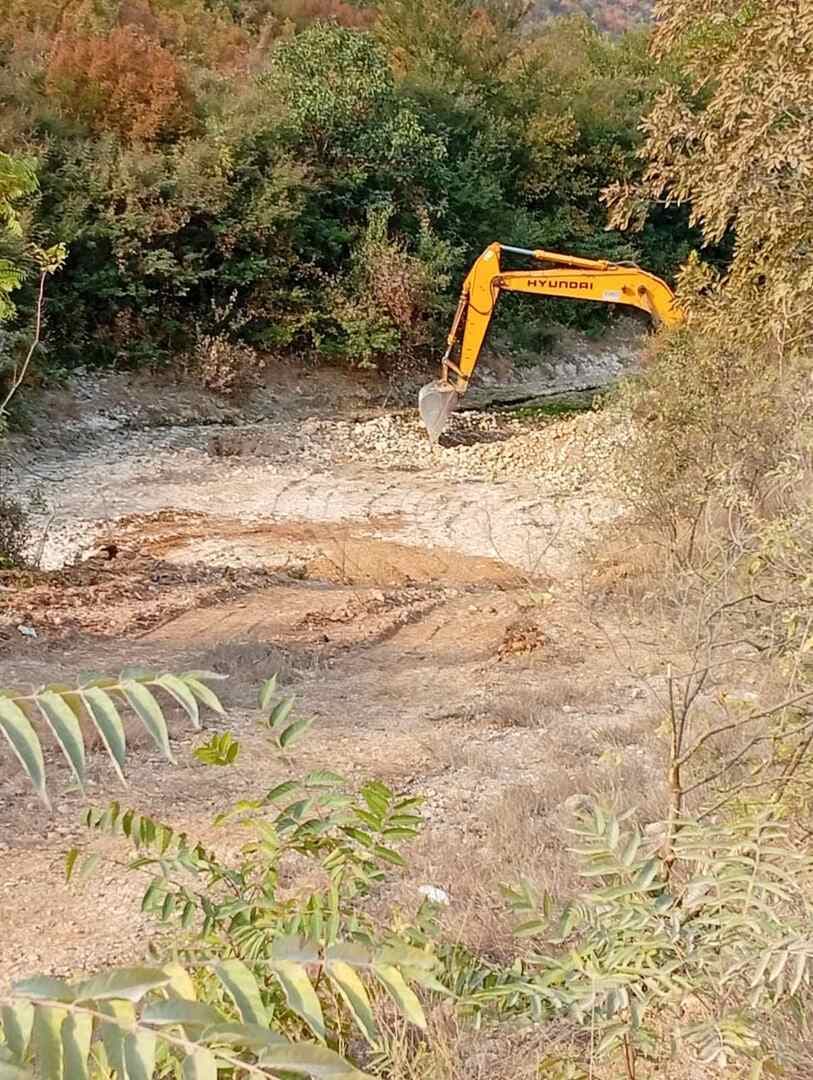 Uništavanje korita rijeke Bregave se nastavlja, nadležne institucije i Grad Stolac šute! - slika 4
