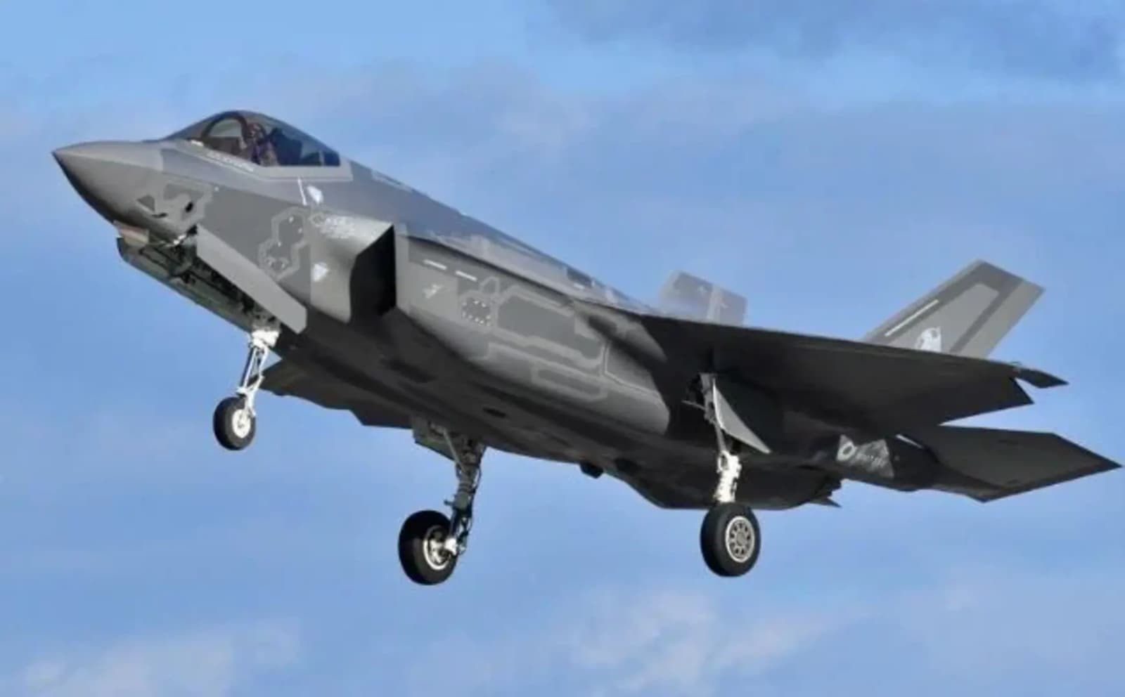 Njemačka i SAD jačaju vojnu saradnju: Berlin kupuje avione F-35 - slika 1