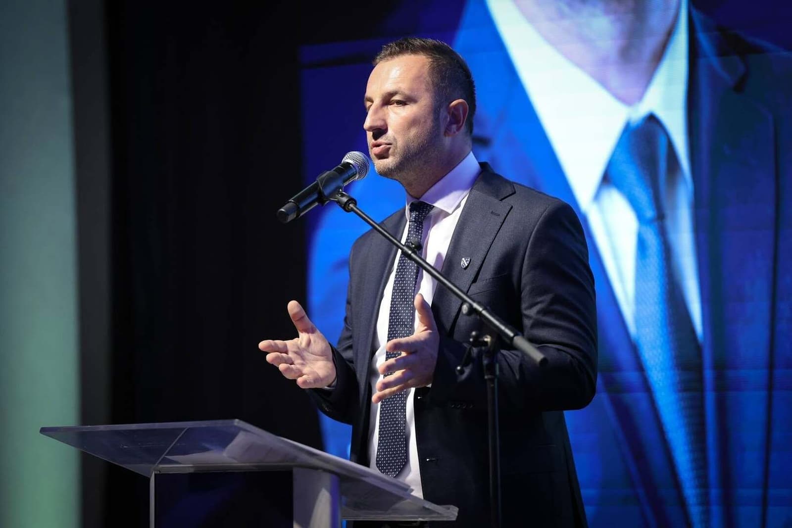 Efendić odgovorio Izetbegoviću: Nudio mi je Vijeće ministara za podršku kandidatu SDA, mi tako ne radimo! - slika 1