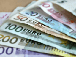 Crna Gora od januara povećava plate: Minimalna će iznositi 1.000 eura dok će penzije biti iznad 500 eura