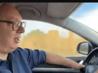 Vučić zapjevao u kolima