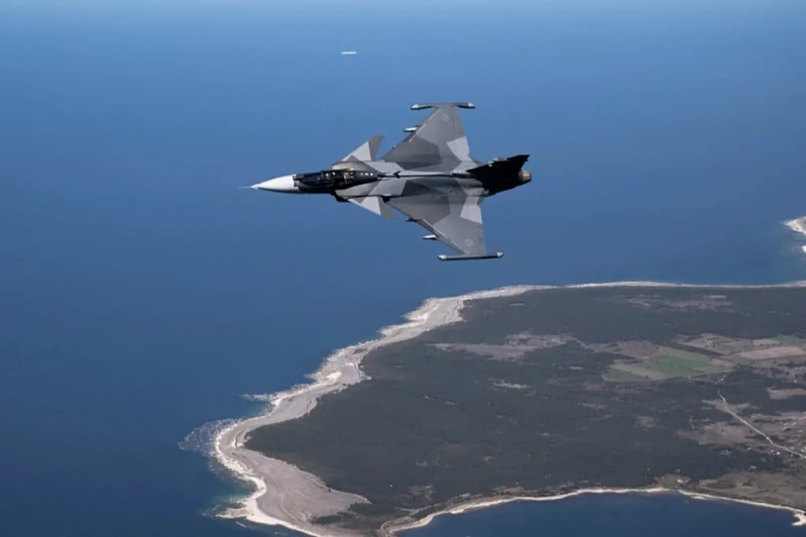 Švedska i Njemačka uvježbale brzo slanje 1.500 vojnika na strateški važan otok Gotland - slika 1