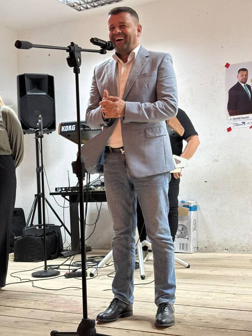 Koalicija za državu održala skup u Sjenini, Hurtić: Pobjednički voz je krenuo i nećemo stati - slika 2