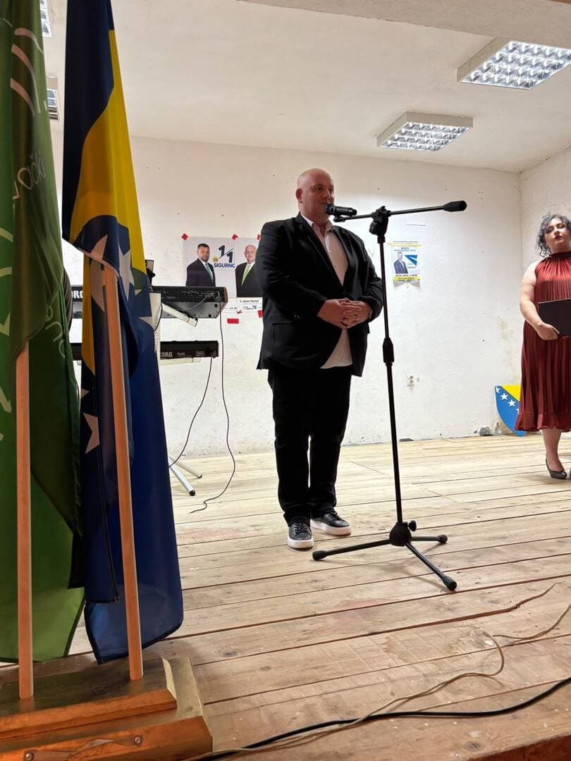 Koalicija za državu održala skup u Sjenini, Hurtić: Pobjednički voz je krenuo i nećemo stati - slika 8