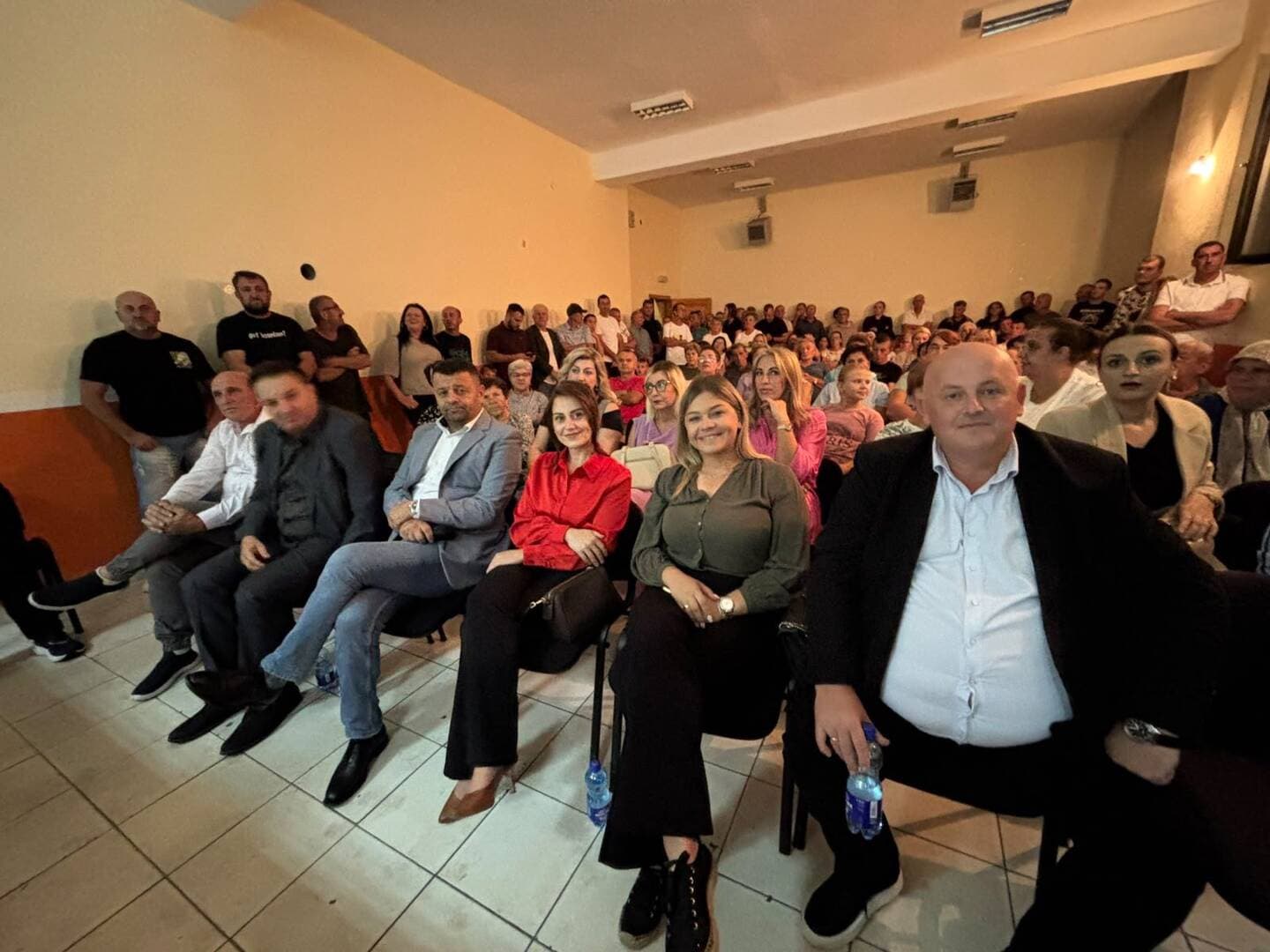 Koalicija za državu održala skup u Sjenini, Hurtić: Pobjednički voz je krenuo i nećemo stati - slika 5