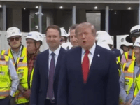 Trumpu se rat s medijima vratio kao bumerang: Pričao je, ali niko ne zna šta jer nije bilo mikrofona