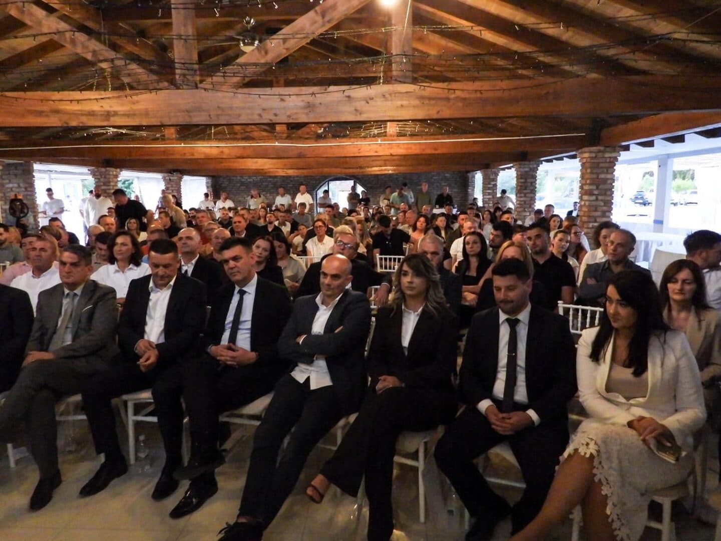 Grude su izašle iz sjene: Predizborni skup Zdenka Lučića i “Hrvatske petorke” - slika 1