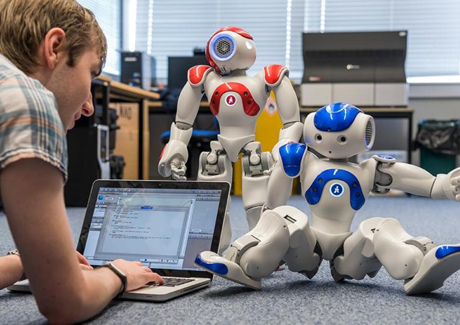 Kineski humanoidni roboti ulaze i na tržište BiH: Slovenska kompanija dobila ekskluzivni posao - slika 1