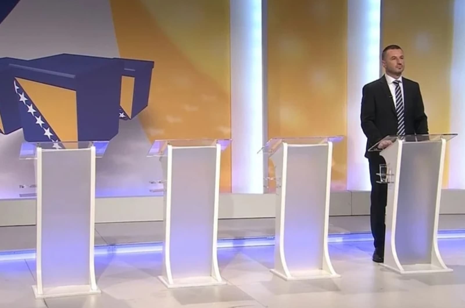 Samo Semir Efendić došao na predizbornu debatu kandidata za Predsjedništvo BiH na BHT1 - slika 1