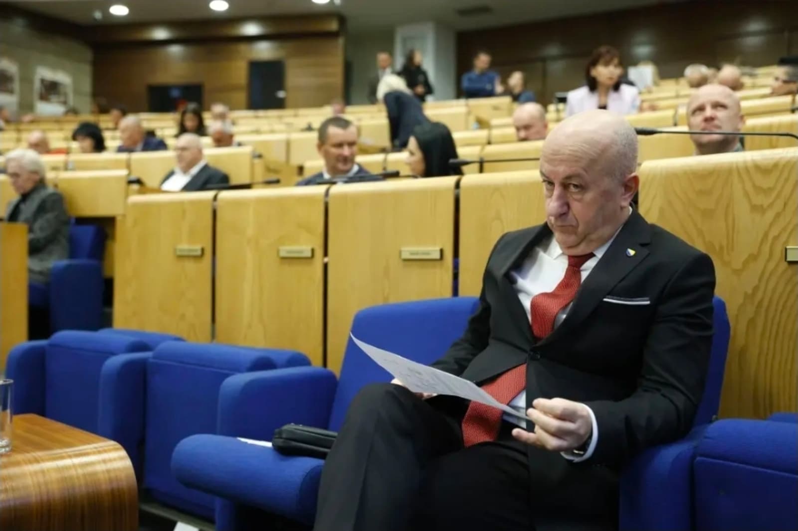 Lokmić ne odgovara na pitanja o sufinansiranju boračkih saveza i udruženja - slika 1
