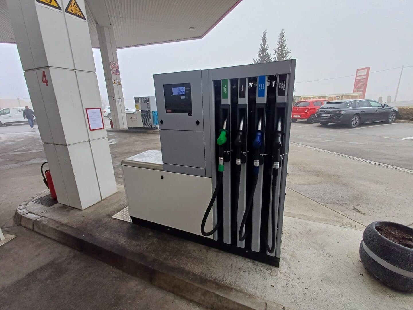 Pun rezervoar dizela skuplji i do 70 KM nego početkom godine: Cijena se približila četiri marke po litru - slika 1