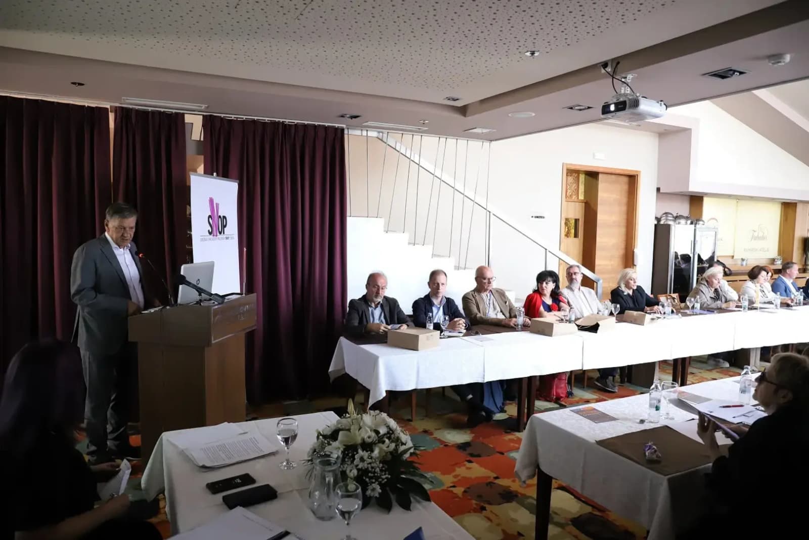 Kasumović: „Napustio sam skup jer se pretvarao u predizbornu kampanju – premijeru, dođite da se dogovorimo“ - slika 1