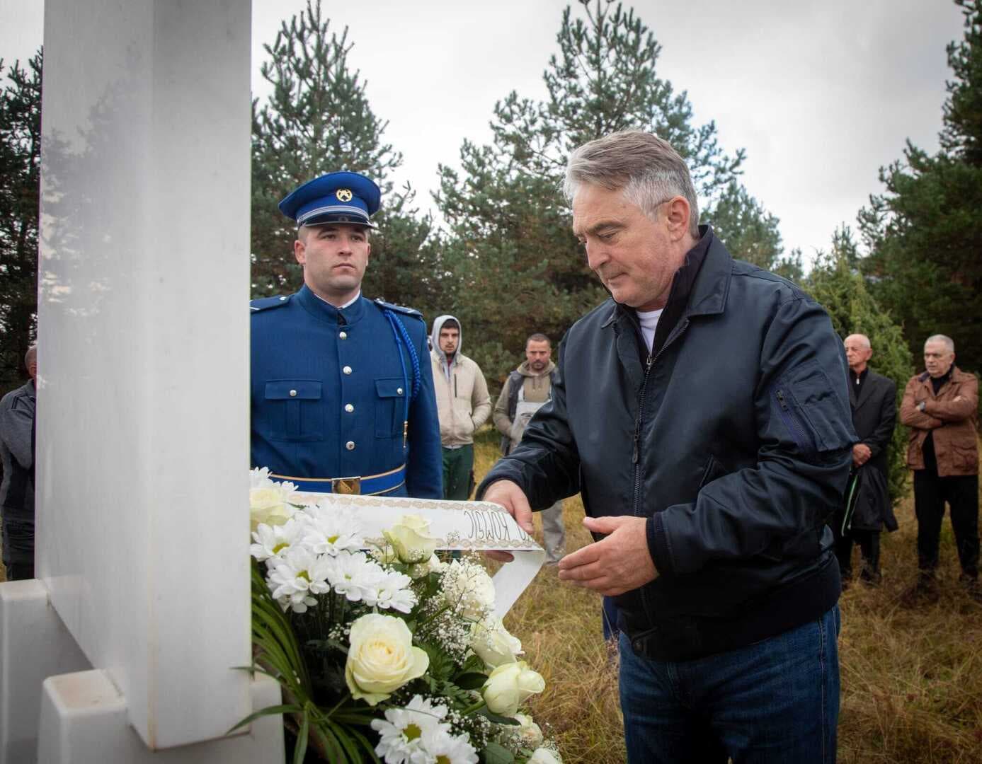 Komšić o Zami Dučiću i herojima Armije RBiH: Da nije bilo njih, ne bismo danas stajali ovdje - slika 1