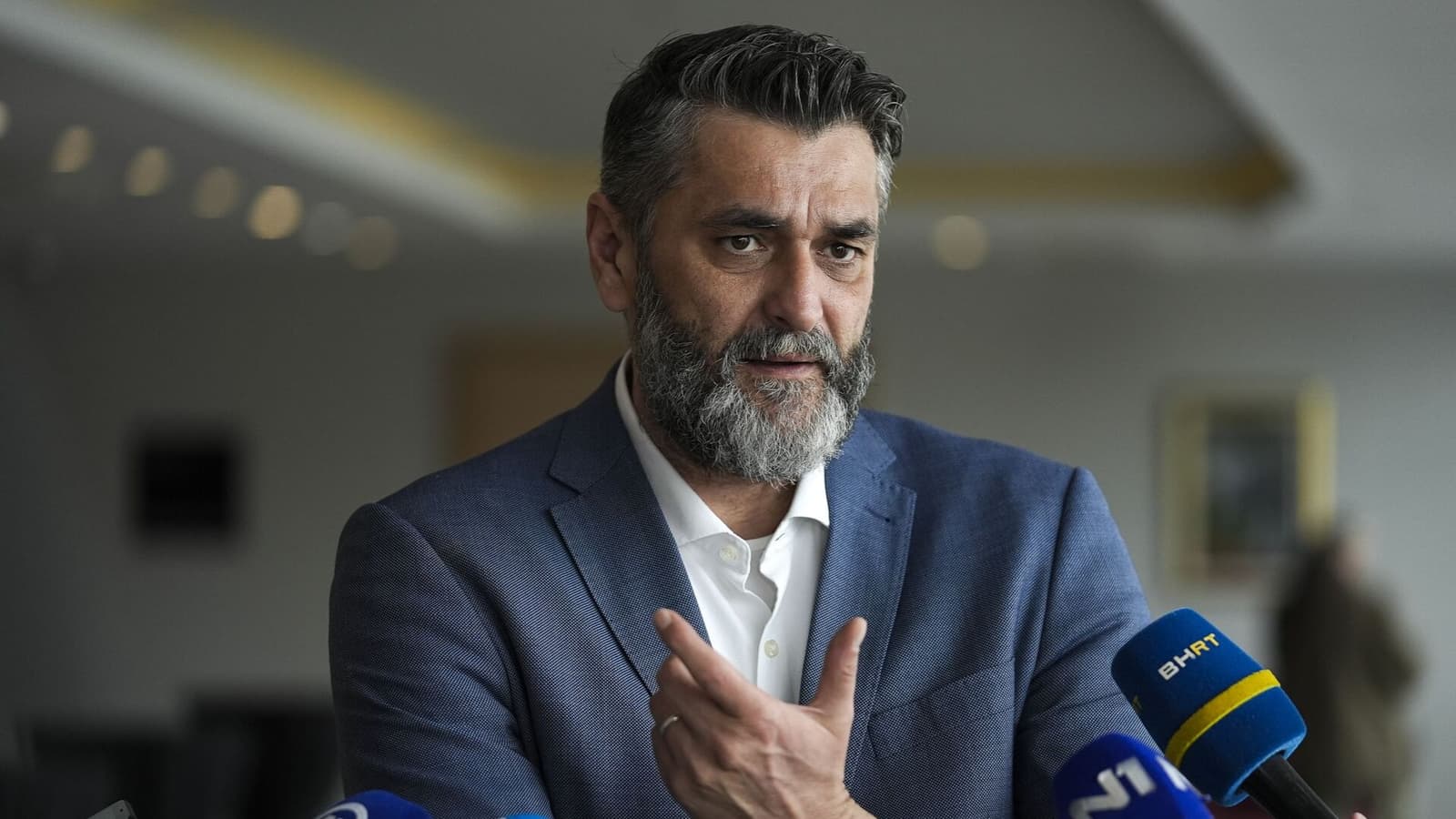 Suljagić pojasnio misterioznu objavu: U Memorijalni centar će upasti specijalci s maskama, transporteri i RTRs - slika 1