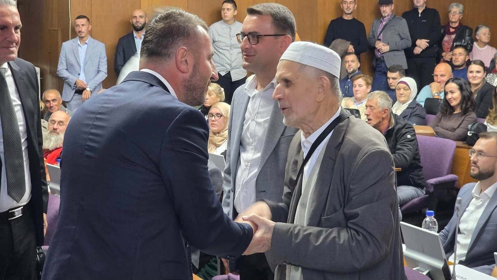 Efendić u Jajcu: Pokrenimo BiH zajedno - slika 1