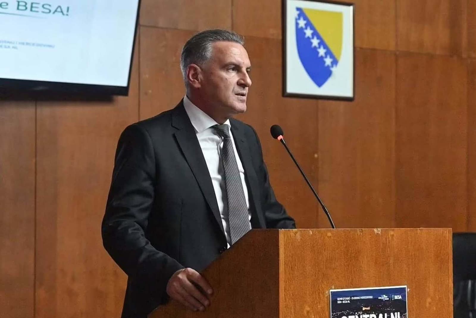 Efendić u Jajcu: Pokrenimo BiH zajedno - slika 2