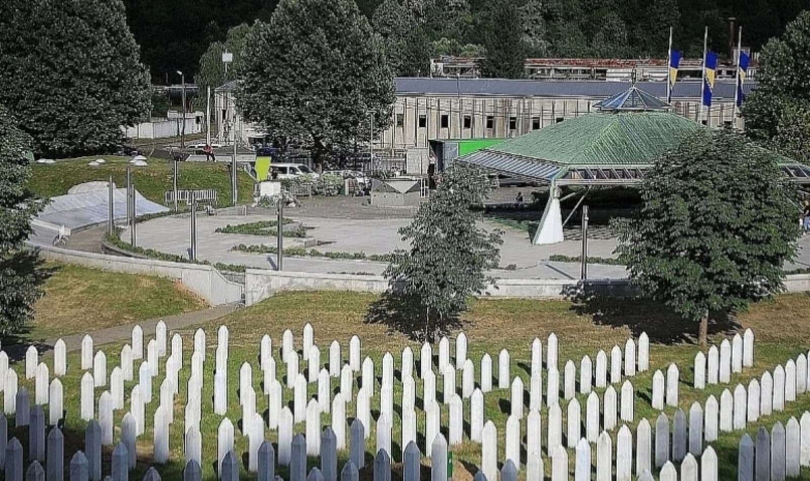 SDA: Upozoravamo da bi upad policije Rs-a u Memorijalni centar Srebrenica imao nesagledive posljedice - slika 1