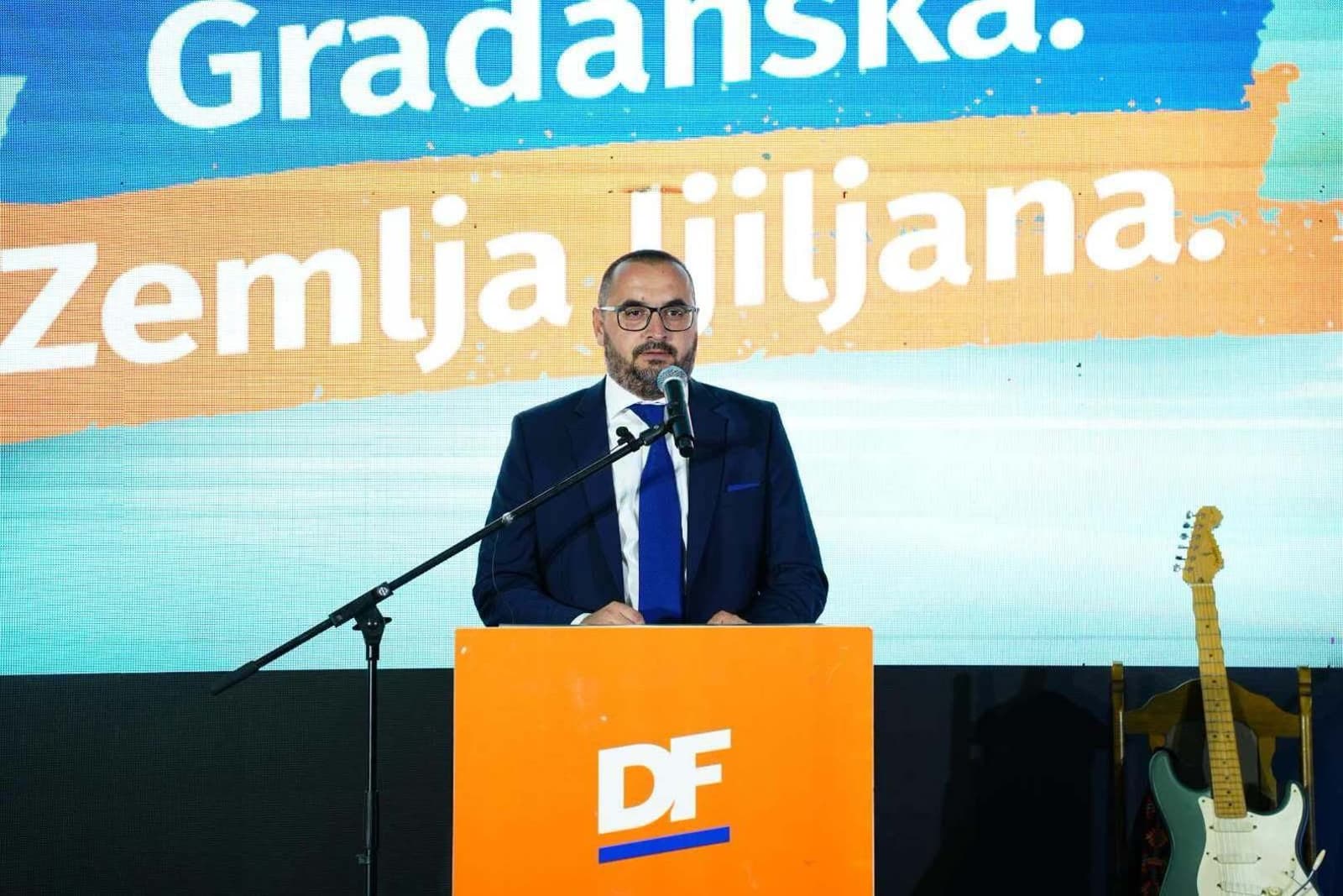 Komšić u Travniku: Ne dozvolimo da se HDZ i SNSD prvi put spoje u Predsjedništvu BiH - slika 2