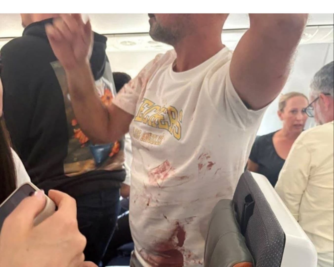 Drama na letu za Tel Aviv: Netanyahu tvrdi da je pilot izbo kolegu i pokušao srušiti avion - slika 1