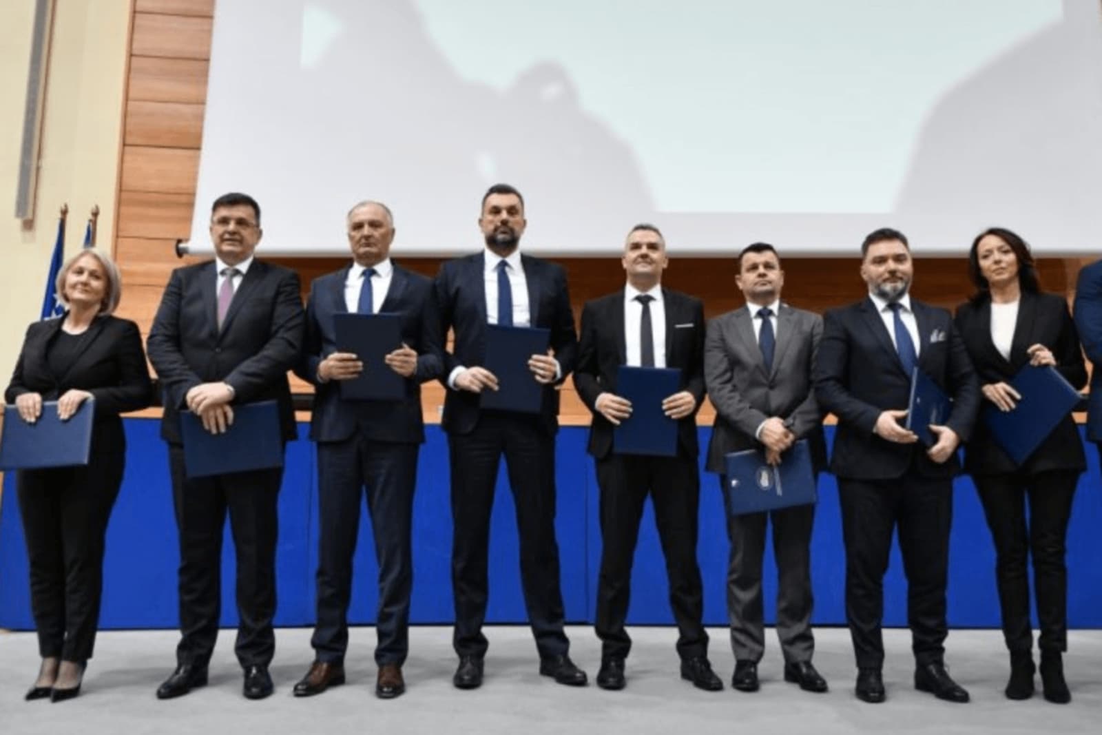 DW podvukao crtu pod četiri godine vlasti: Od „historijskih iskoraka“ do blokada i izgubljenih miliona - slika 1