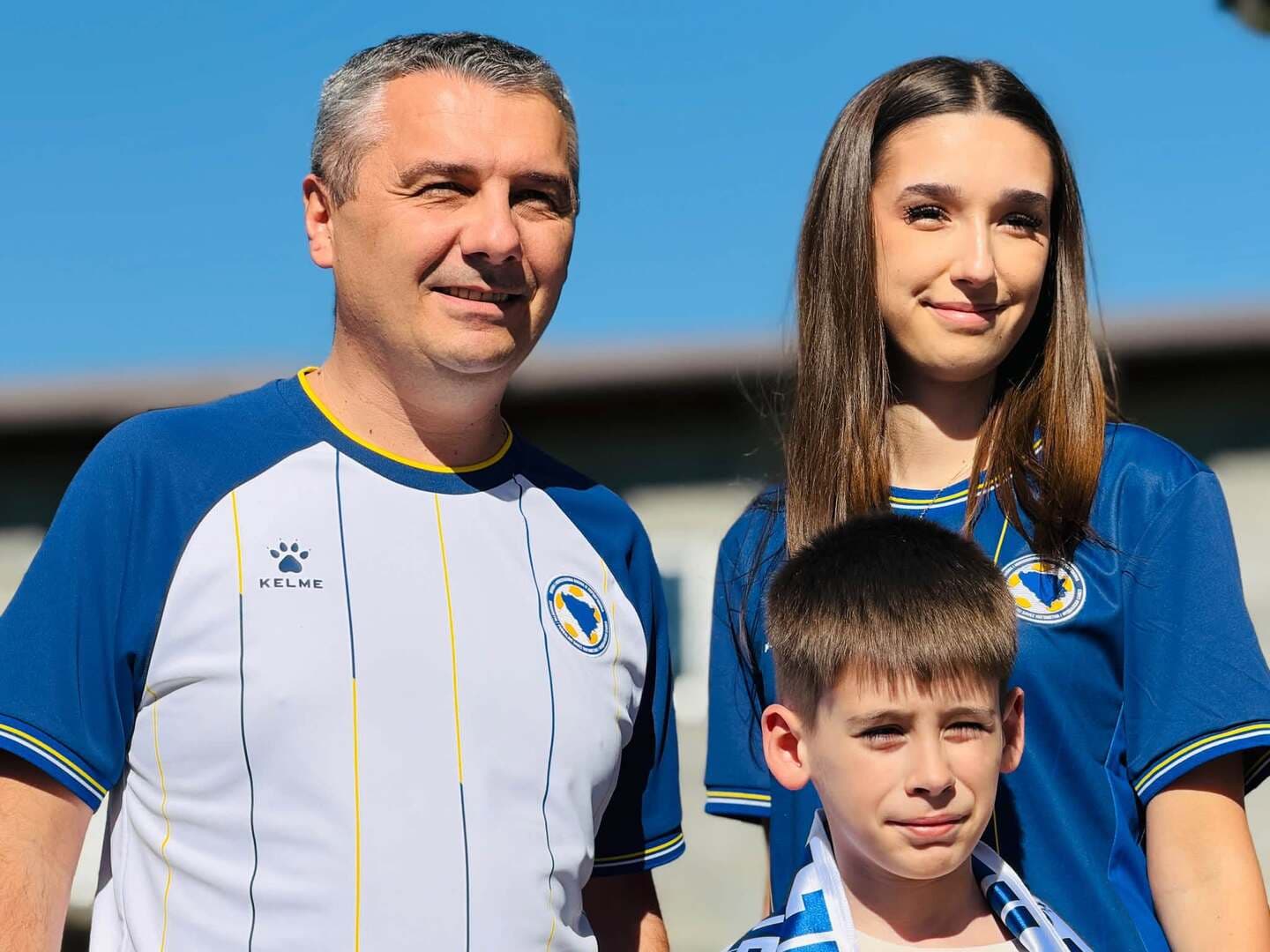 Dizdar srebreničkim školarcima podijelio potpisane dresove Zmajeva - slika 13